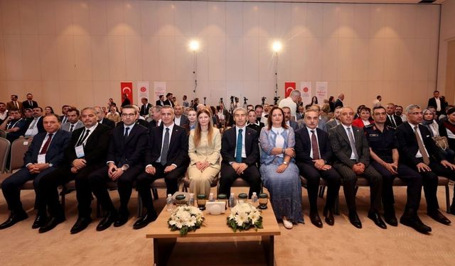 Cumhurbaşkanlığı'nın Dev Projesinde Güç Birliği! AK Parti Afyonkarahisar Kadroları Zirveye Çıkarma Yaptı