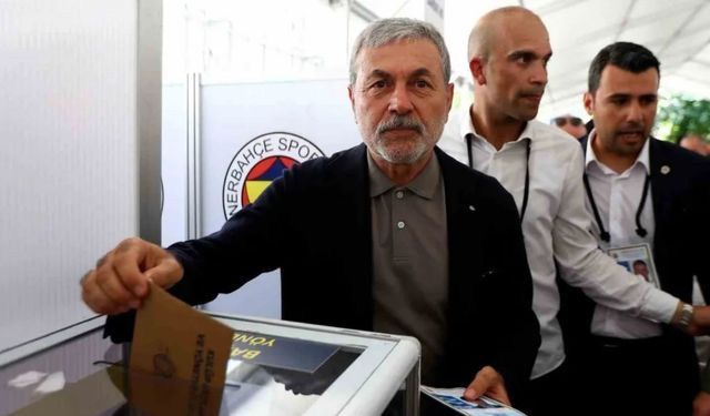Fenerbahçe'nin yeni teknik direktörü kim olacak? Aykut Kocaman Fenerbahçe'nin yeni teknik direktörü mü olacak?