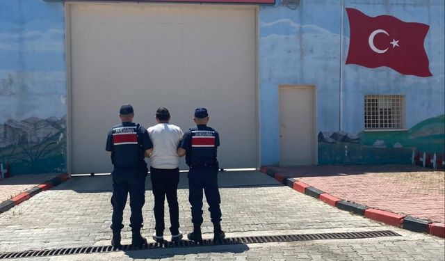 Afyon'da Jandarmanın Yol Kontrollerinde Kuş Uçurtulmadı: 20 Azılı Suçlu Tutuklanarak Cezaevine Gönderildi
