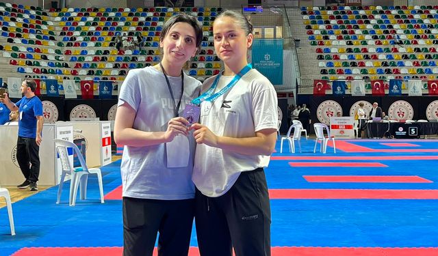 Afyonkarahisar’ın karateci gençlerinden dev başarı! 4 milli sporcu podyuma çıktı: İşte gururlandıran o dereceler...
