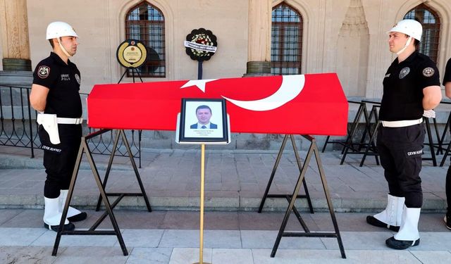 Kanser Hastalığına Yenik Düşen Polis Memuru Cem Akın, Afyonkarahisar’da Gözyaşlarıyla Uğurlandı!
