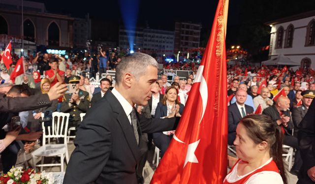Afyonkarahisar tek yürek oldu: 15 Temmuz'un 10. yılında Zafer Meydanı'nda muhteşem anma!