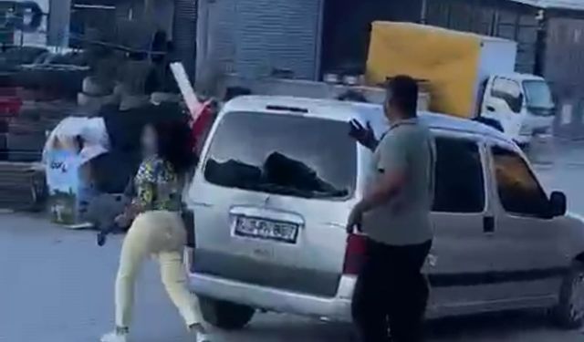 Afyonkarahisar’da aşk kavgasının sonu kötü bitti: Öfkesini çekiçle sevgilisinin aracından çıkardı!