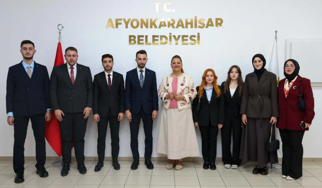 Başkan Köksal, AK Parti Gençlik Kolları heyetini belediyede ağırladı