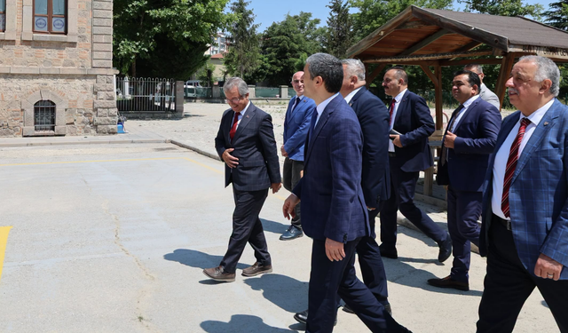 Afyon'un Asırlık Mirası Yenileniyor! Vali Aktaş Restorasyon Çalışmalarını Yerinde İnceledi