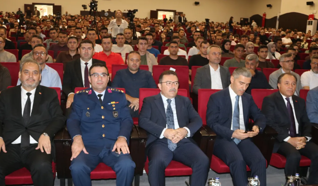 AKÜ’de 15 Temmuz Paneli: Darbe Girişiminin Bilinmeyenleri Anlatıldı