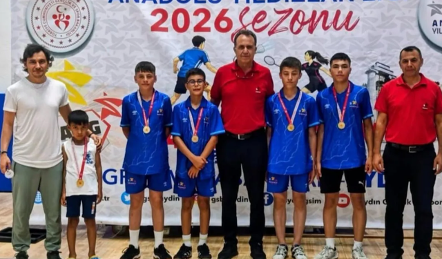 Afyonkarahisar ANALİG Erkek Badminton Takımı yarı final biletini grup lideri olarak aldı