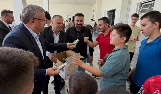 Milletvekili Yurdunuseven Dörtyol Mahallesi’nde vatandaşlarla bir araya geldi