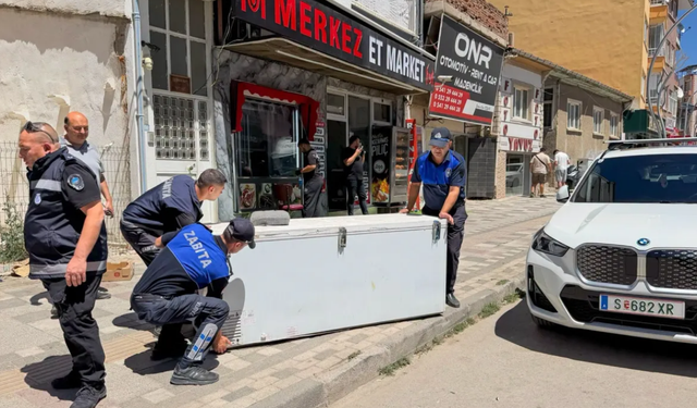 Sandıklı'da kaldırım işgallerine geçit yok: Zabıta denetimleri sıklaştırıldı