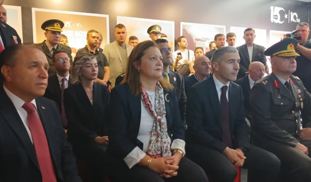 Afyonkarahisar'da 15 Temmuz anısına özel sergiler kapılarını açtı