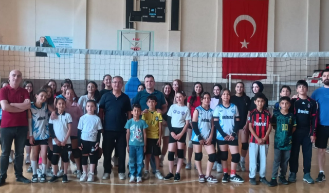Mimal Afyon Lisesi'nden Ezber Bozan Sosyal Sorumluluk Projesi: 170'in Üzerinde Öğrenciye Lisanslı Spor İmkanı