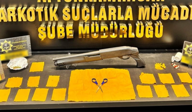 Afyonkarahisar'da zehir tacirlerine darbe! Torbacı operasyonunda 2 tutuklama...