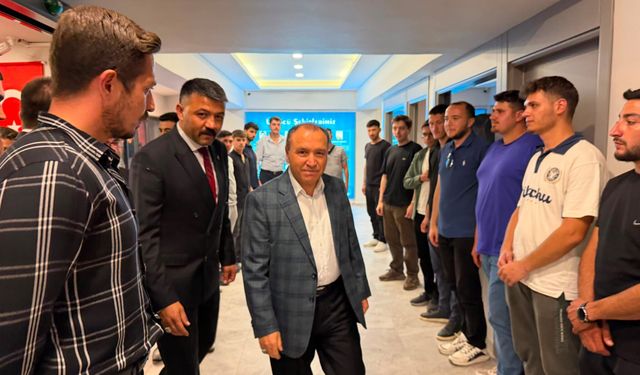 Prof. Dr. Mehmet Karakaş'tan gençliğe kritik uyarılar: Sosyal çürümeye karşı aile içi iletişim vurgusu!