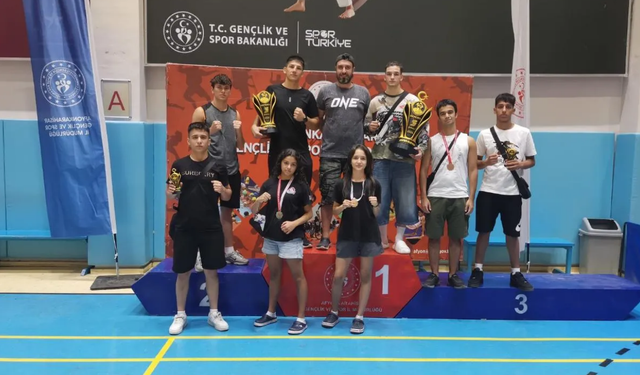Afyonkarahisar’daki Zafer Kupası’nda Aydınlı sporculardan madalya şov