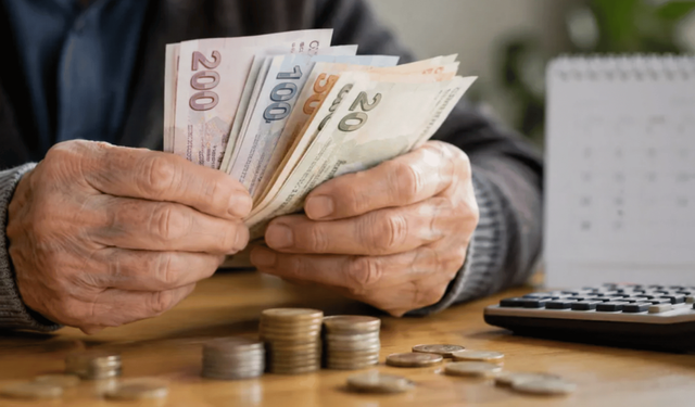 Emekliler için hazırlık başladı: 'Dev zam' geliyor!