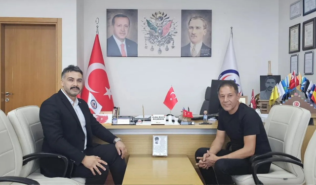 Ünlü sanatçı Mustafa Yıldızdoğan’dan AFSÜ Başhekimi Balcı’ya ziyaret