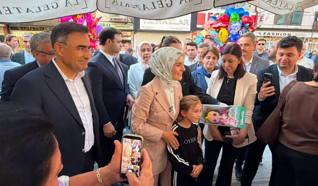 Bakan Göktaş Emirdağ'da esnafla buluştu: Vatandaşların taleplerini dinledi