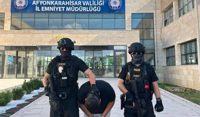 Afyon'da FETÖ operasyonunda yeni gelişme: Hain FETÖ'cüye yardım eden şahıs tutuklandı!