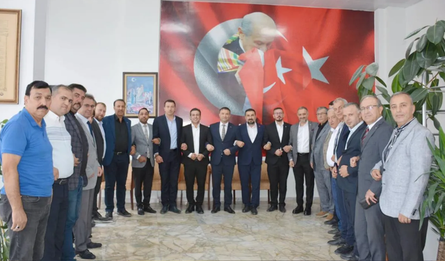 Başkan Kavak MHP Afyonkarahisar teşkilatını ziyaret etti