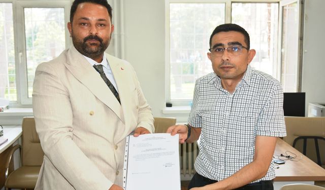 MHP Afyonkarahisar Merkez İlçe Başkanı İlker Celep Mazbatasını Aldı