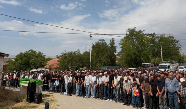 Şuhut’ta motosiklet kazasında ölen 19 yaşındaki hafız son yolculuğuna uğurlandı