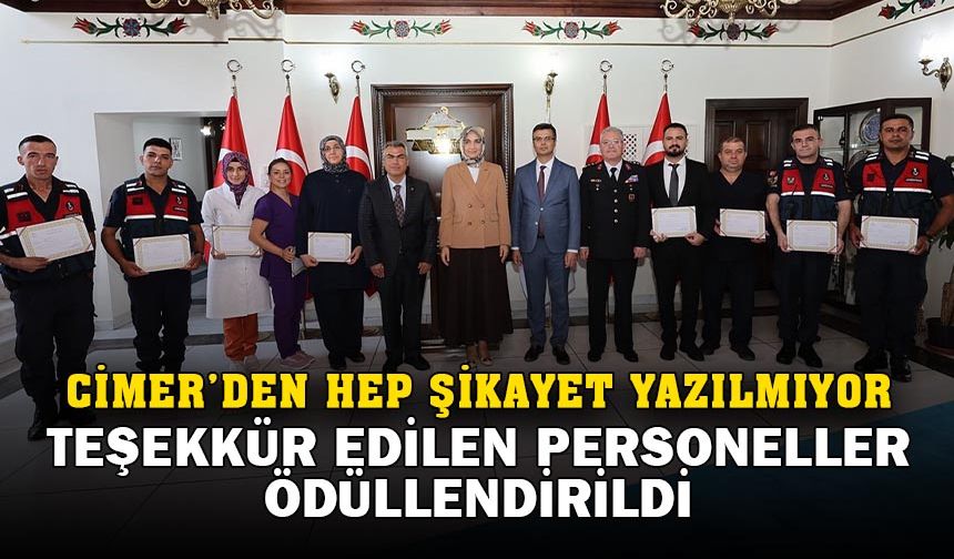 Vali Yiğitbaşı teşekkür edilen kamu personeline başarı belgesi takdim etti