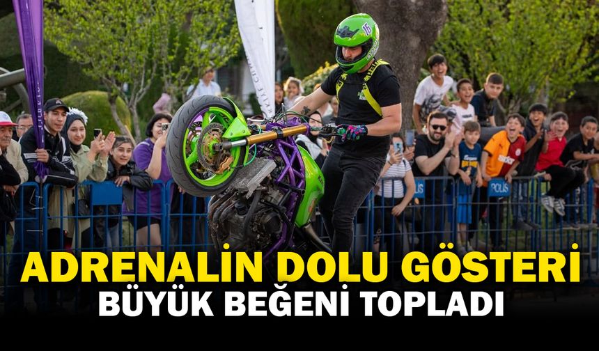 Barış Özgür’ün Akrobasi Gösterisi 19 Mayıs Coşkusuna Renk Kattı