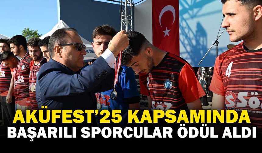 AKÜFEST’25 Kapsamında Sporun En Başarılıları Ödüllerini Aldı