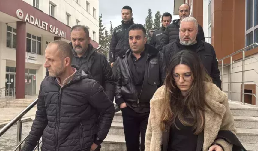 Güllü’nün Kızından "Kemiklerini Kırdıracağım" Tehdidi! Eski Nişanlıdan Şok İtiraflar: "Annem Gebersin!"