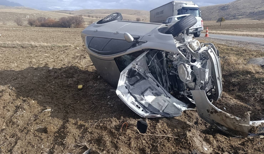 Afyon - Dinar Yolunda Feci Kaza! Yaralılar Var