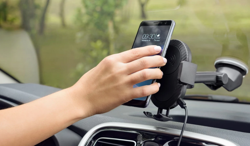 Telefon tutucu yasak mı, arabalarda telefon tutucu neden yasak? Arabada telefon tutucu bulundurmanın cezası ne kadar?