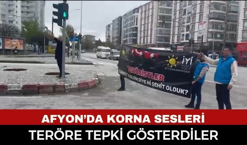 Afyonkarahisar’da Korna Sesleri Teröre Tepki İçin Yükseldi