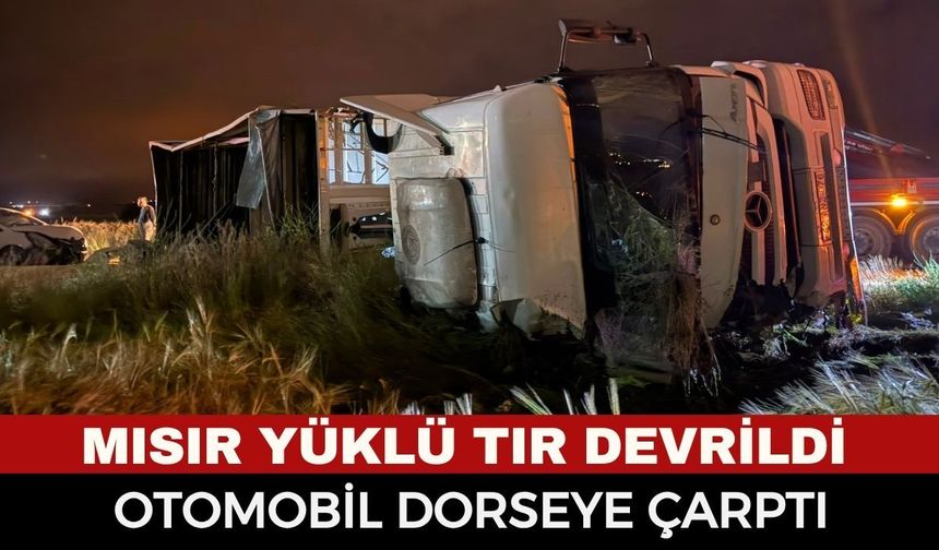 Afyonkarahisar'da Korkunç Trafik Kazası: Kontrolden Çıkan Tır Devrildi! Arkadan Gelen Otomobil Dorsenin Altına Girdi...