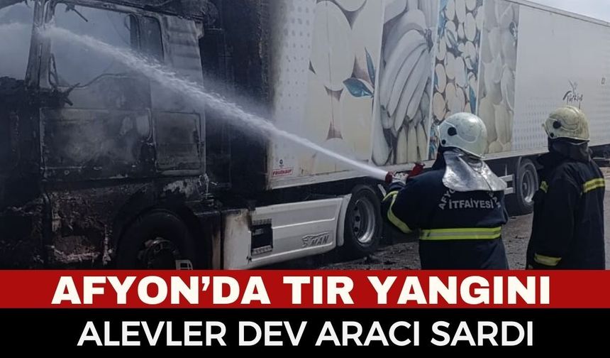 Afyonkarahisar'da Korkunç Olay! Saniyeler İçinde Büyüyen Alevler Dev Aracı Yuttu: Çevredekiler Büyük Panik Yaşadı...