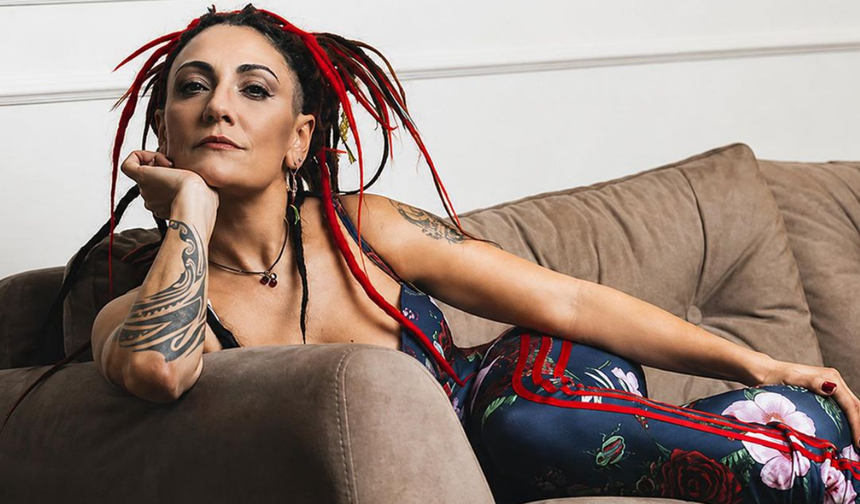 Özlem Tekin yıllar sonra ortaya çıktı! Kameraları görünce dikkat çeken hareket