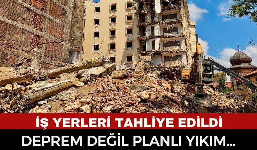 Afyonkarahisar'da Yıkım Faciasının Eşiğinden Dönüldü! Eski Otelin Çökmesi İş Hanını Vurdu