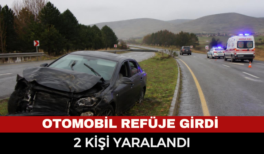 Afyonkarahisar'da trafik kazası: Otomobil refüje saplandı, 2 kişi hastaneye kaldırıldı
