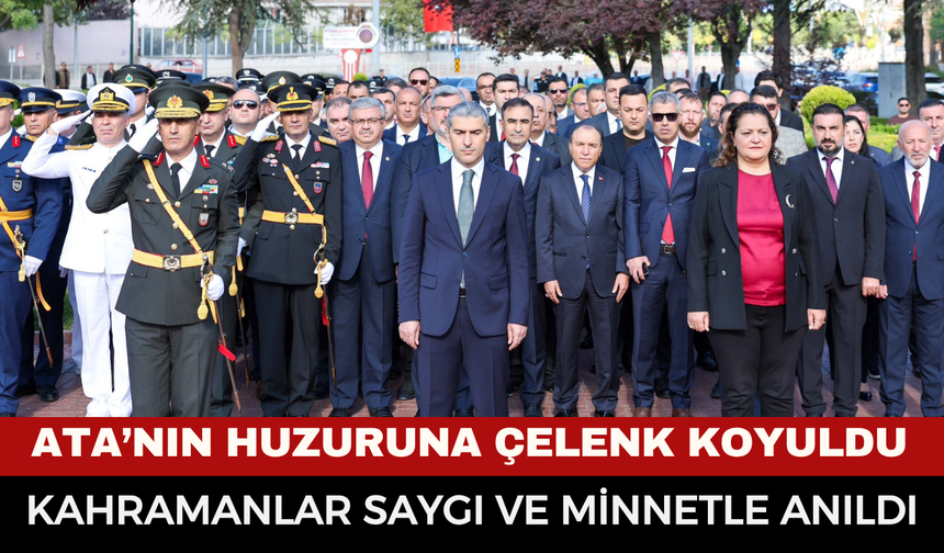Afyonkarahisar Protokolü Kocatepe Parkı’nda Buluştu! 30 Ağustos Coşkusu Atatürk Anıtı Önünde Yaşandı